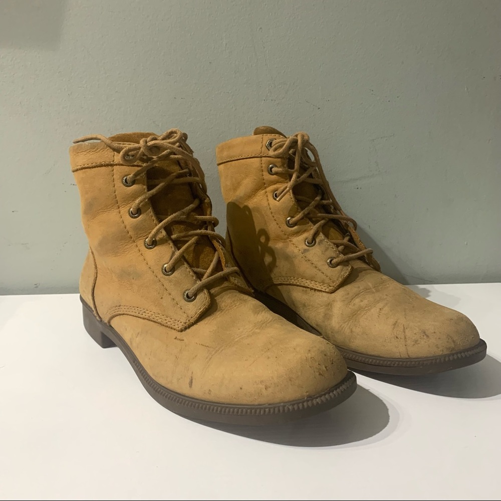 Kodiak Tan Lace-Up Ankle Boots